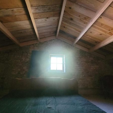 Nuit Insolite, Chambre Au Dessus D'Une Etable La Chapelle-Themer Экстерьер фото