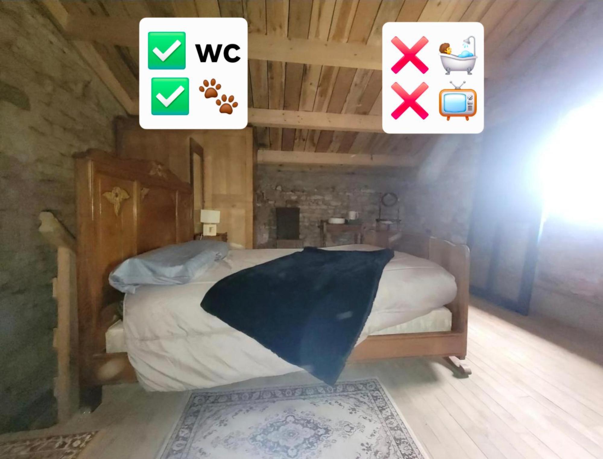 Nuit Insolite, Chambre Au Dessus D'Une Etable La Chapelle-Themer Экстерьер фото